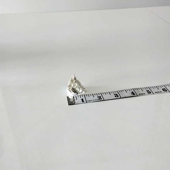 Statement ring in silvertone, size 8 adjustable - Picture 7 of 11